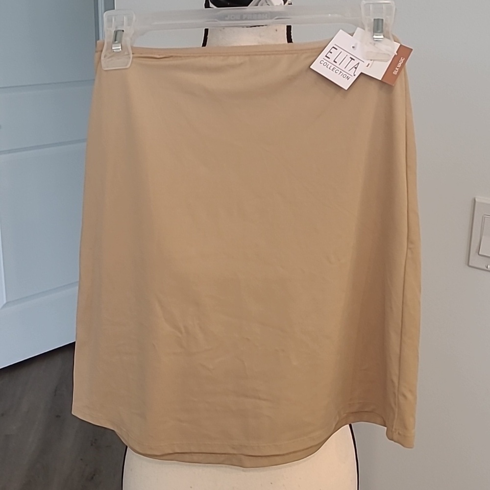 Eliza Size S Nude Silk Magic Half Skirt Slip